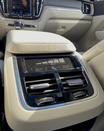 Volvo XC 60 cena 124900 przebieg: 170000, rok produkcji 2017 z Kraków małe 631